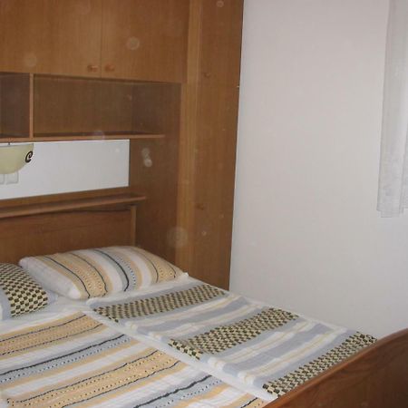 Apartmani Manuela Lopar Værelse billede